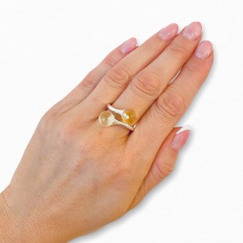 Double ring in light clear amber