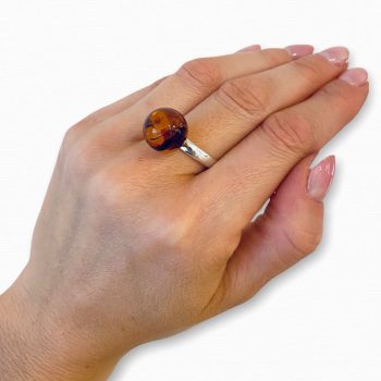 Honey coloured round amber ring