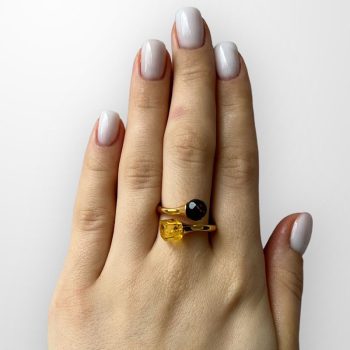 Charming clear amber square and faceted green amber ball ring