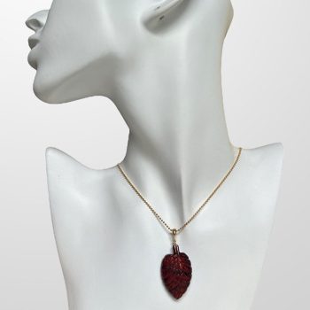Stylish cherry amber leaf-shaped necklace
