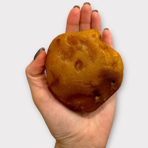 Išraiškingas 147 g. gintaro gabalas
