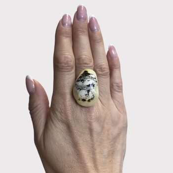 Fine irregular oval landscape amber ring