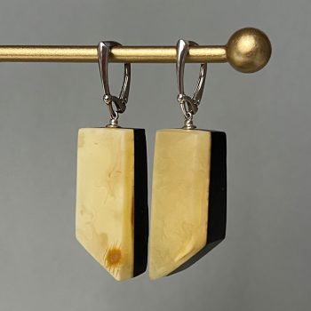 Elegant yellow amber earrings with black oak