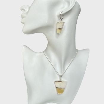Sophisticated set of elk antler and landscape amber earrings and necklace