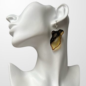 Charming cut amber earrings