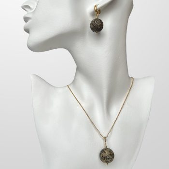 Attractive set of frosted foam amber earrings and necklace pendant