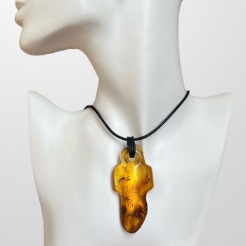 Cross pendant in clear amber with mosses