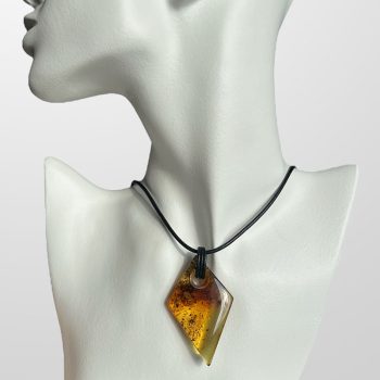 Stylish diamond-shaped clear amber necklace with moss