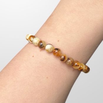 Youthful amber bead bracelet