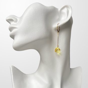 Charming dangling emerald-shaped amber earrings