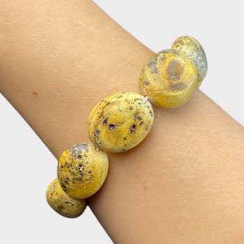Pretty bracelet of frosted amber beans