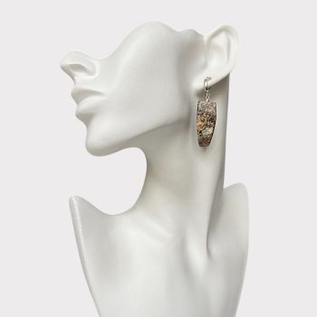 Fine earrings in shiny foam amber