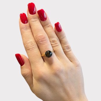 Youthful bubble-shaped moss amber ring