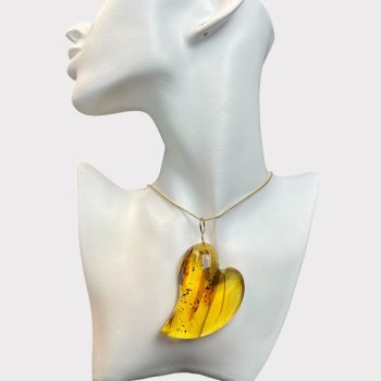 Chic clear amber with moss Love Heart necklace