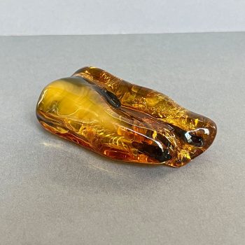Decorative amber piece