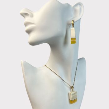 Elegant yellow amber elk antler earrings and pendant set