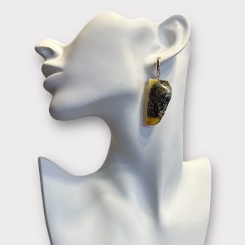 Classic speckled amber earrings