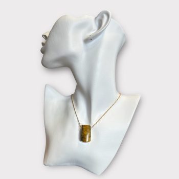 Chic greenish amber and white elk horn necklace
