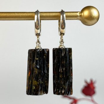 Gorgeous set of engraved amber ring and earrings