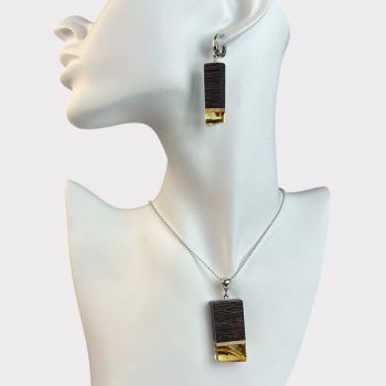 Stylish set of yellow amber earrings and necklace with Wenge tree