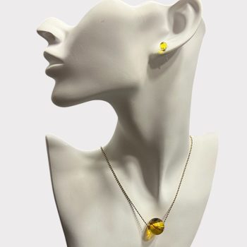 Fine clear amber set of earring tacks and neck pendant