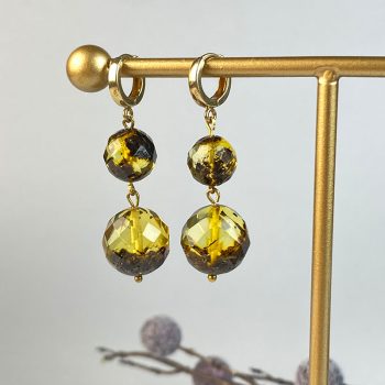 Chic set of faceted greenish amber with moss earrings, pendant and necklace