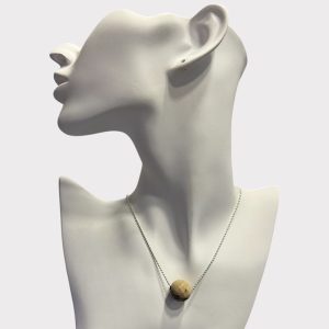 Stilingas 1.6 cm skersmens facetuoto margo gintaro kaklo pakabukas