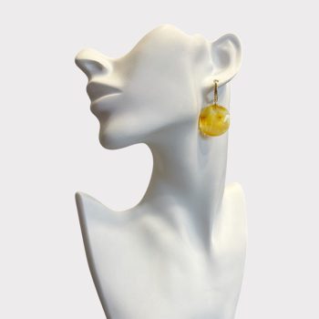 Stylish clear amber earrings in flat shapes