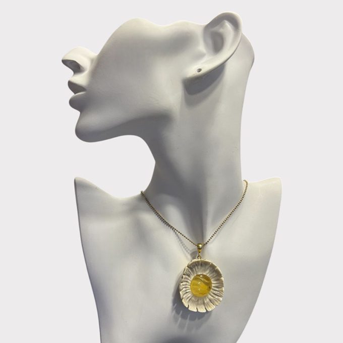 Elegant set of engraved elk antler and yellow amber earrings and necklace