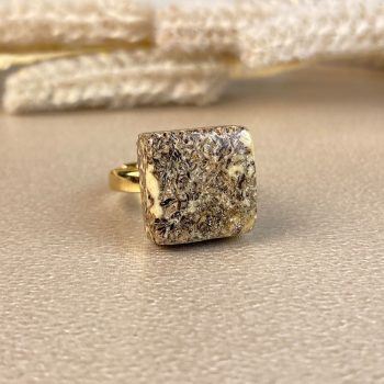 Youthful mossy shiny amber ring and earrings set