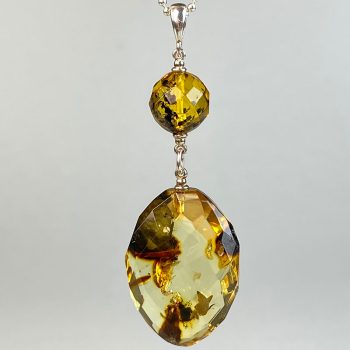 Charming set of faceted yellow amber earrings and necklace