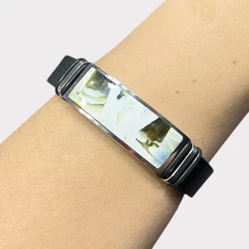 Jaunatviška 19 cm juoda odinė apyrankė su žalsvo peizažinio gintaro detale 2