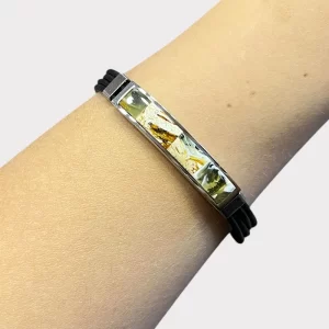 Minimalistinė margo gintaro apyrankė ant juodos odos 2