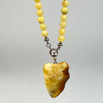 Fine yellow amber necklace with landscape amber pendant 2