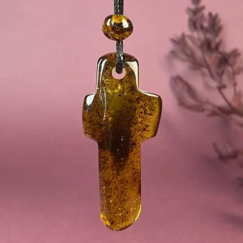 Stylish cross-shaped clear amber men's necklace