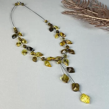 Charming flower painting clear amber necklace with moss 2