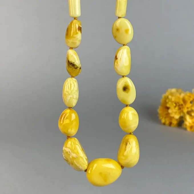 Gorgeous yellow landscape amber necklace 2