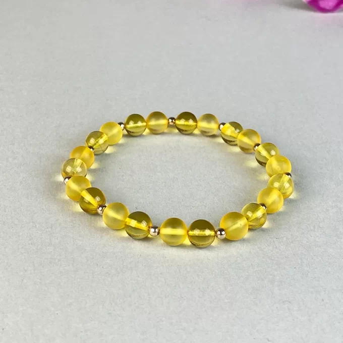 Fine set of shiny clear and matt amber beads necklace with pendant and bracelet 3