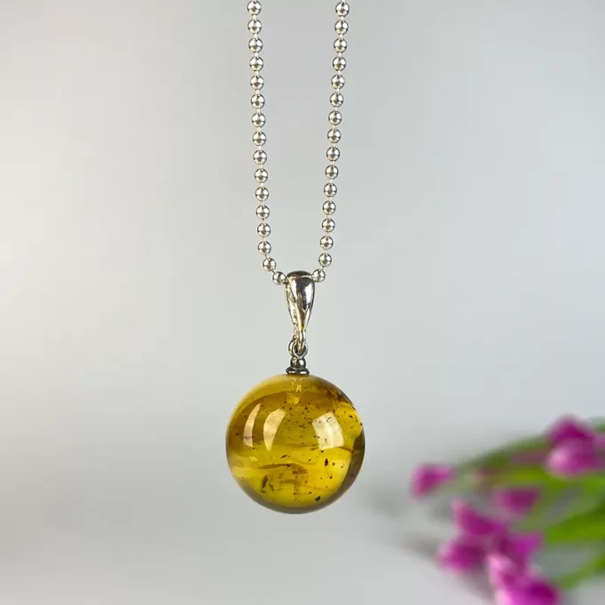 Fine set of shiny clear and matt amber beads necklace with pendant and bracelet 5