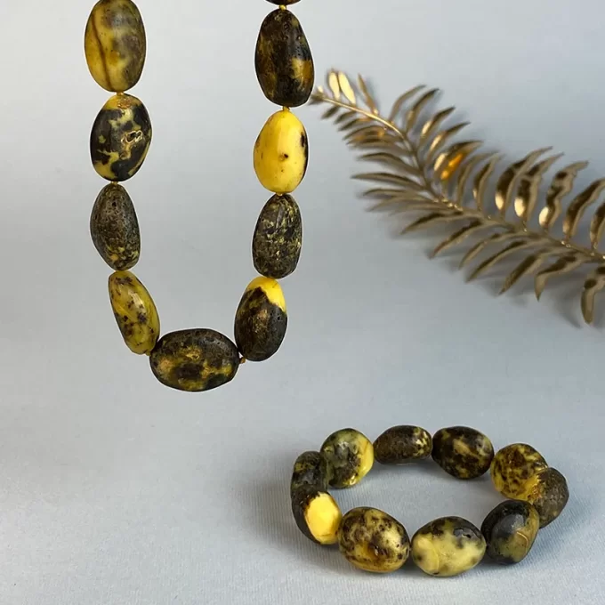 Fine matt speckled amber necklace and bracelet set