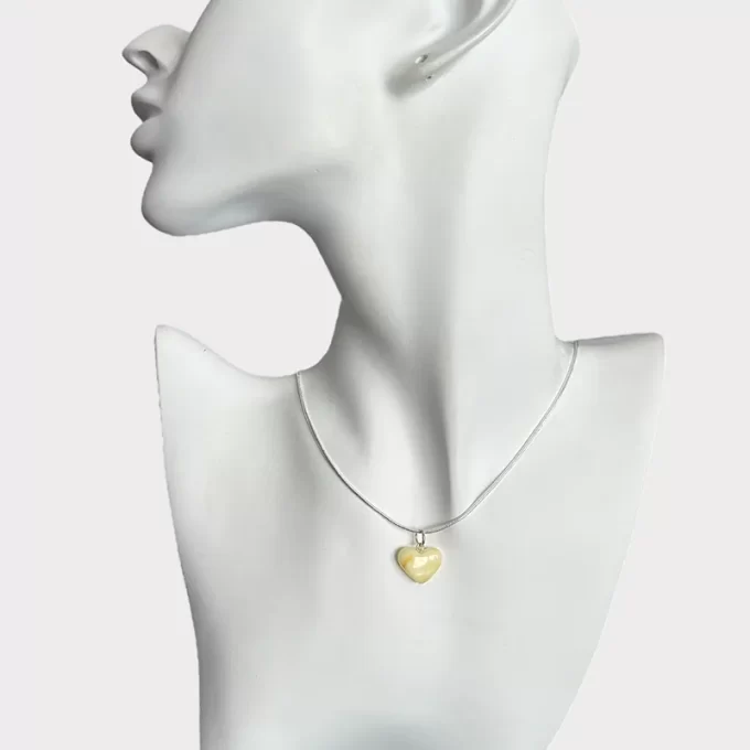 Fine landscape amber earring studs and heart-shaped pendant set 2