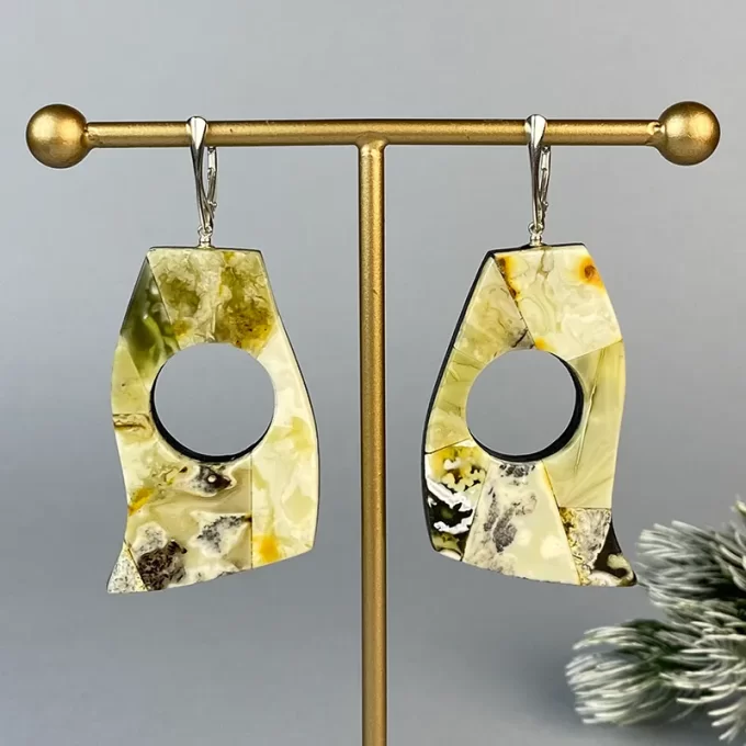 Elegant black oak and landscape greenish amber earrings and pendant set 2