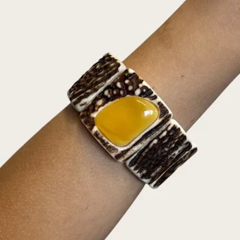 Spectacular bracelet with engraved elk horn detail and deep yellow amber detail 2