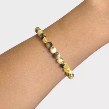 Youthful amber bead bracelet 2