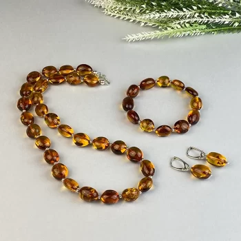 Chic honey coloured amber necklace, earrings and bracelet set