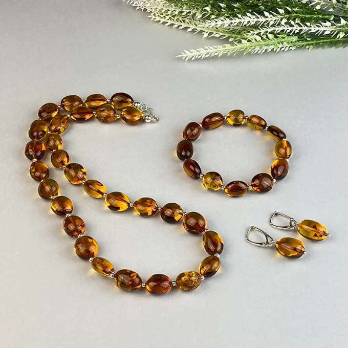 Chic honey coloured amber necklace, earrings and bracelet set