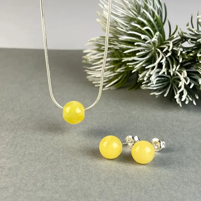 Stylish set of yellow amber stud earrings and bubble pendant 2