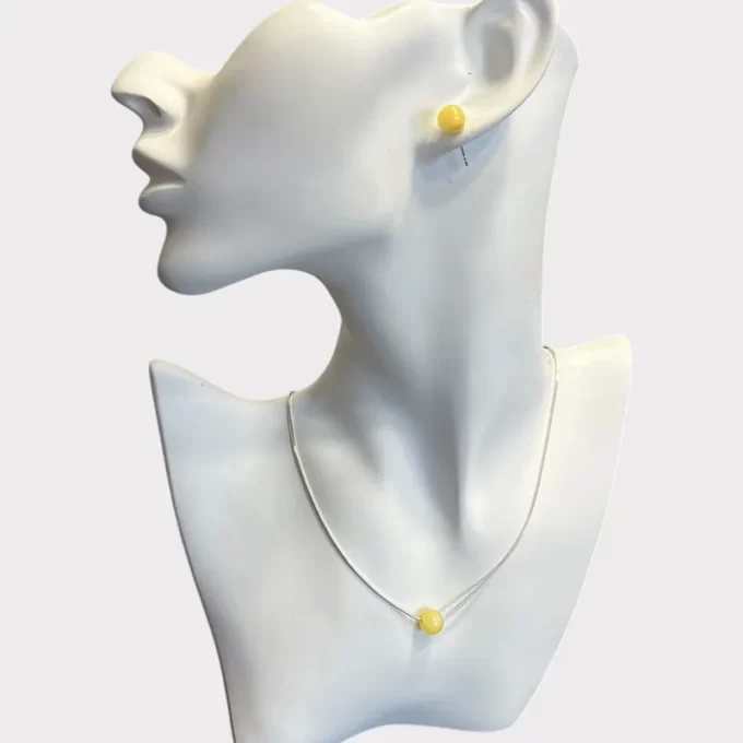 Stylish set of yellow amber stud earrings and bubble pendant 3