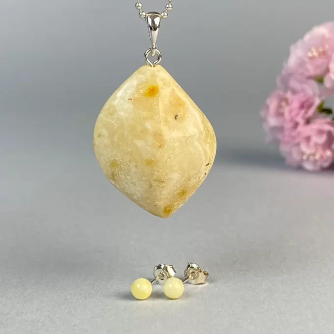 Stylish Beige Landscape Amber Earring Tacks and Necklace Set 2