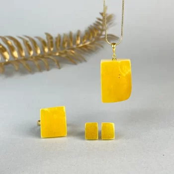 Delicate yellow amber with natural bark ring, neck pendant and earring tacks set